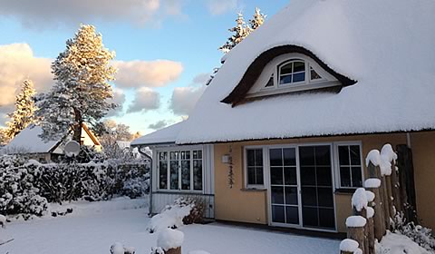 Ferienhaus Fischland Dar Zingst/ Ferienhaus Windflchter / Ferienhaus Zingst - Willkommen in unserem Ferienhaus auf der Ostsee-Halbinsel Fischland-Dar-Zingst im Nationalpark Vorpommersche Boddenlandschaft. Unser Ferienhaus finden Sie im Erholungsort Born am Dar in sehr ruhiger Lage fernab der Durchgangsstrassen.