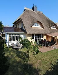 Ferienhaus Fischland Dar Zingst/ Ferienhaus Windflchter / Ferienhaus Zingst - Willkommen in unserem Ferienhaus auf der Ostsee-Halbinsel Fischland-Dar-Zingst im Nationalpark Vorpommersche Boddenlandschaft. Unser Ferienhaus finden Sie im Erholungsort Born am Dar in sehr ruhiger Lage fernab der Durchgangsstrassen.