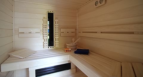 Ferienhaus Fischland Dar Zingst/ Ferienhaus Windflchter / Ferienhaus Zingst - Willkommen in unserem Ferienhaus auf der Ostsee-Halbinsel Fischland-Dar-Zingst im Nationalpark Vorpommersche Boddenlandschaft. Unser Ferienhaus finden Sie im Erholungsort Born am Dar in sehr ruhiger Lage fernab der Durchgangsstrassen.